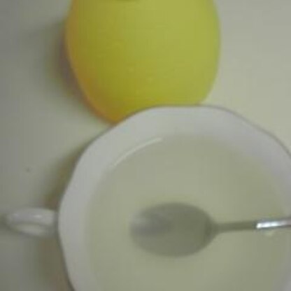 生のレモンがないのでレモン果汁で作りました。朝ボケボケなのでレモン果汁たっぷりでいただいたら　シャキ～ンとしました♪ご馳走さまです♪